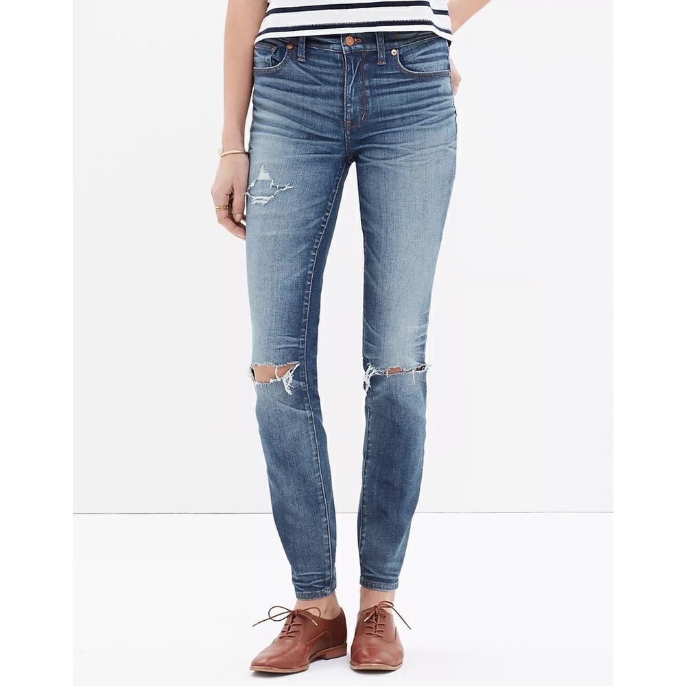 𝅺madewell High Rise Skinny Jeans Torn Knee 25